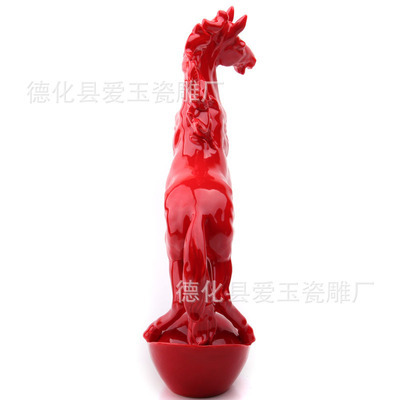 馬到功成，藝韻傳家——探索德化陶瓷馬工藝品的藝術(shù)魅力與商業(yè)價值